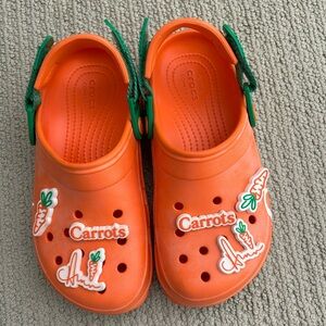 CROCS Orange Sandals with Carrot Details